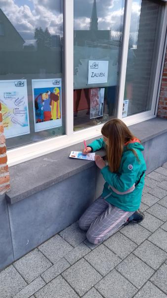 Vormeling Marie bij de stop over zalven met chrisma. © Parochie Heilige Helena