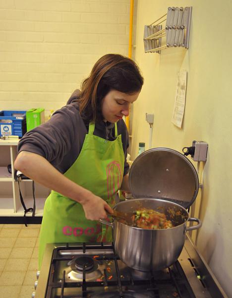 Achter de schermen in de keuken van (M)eat with Jokri: hier pruttelt de overheerlijke saus! © RVR