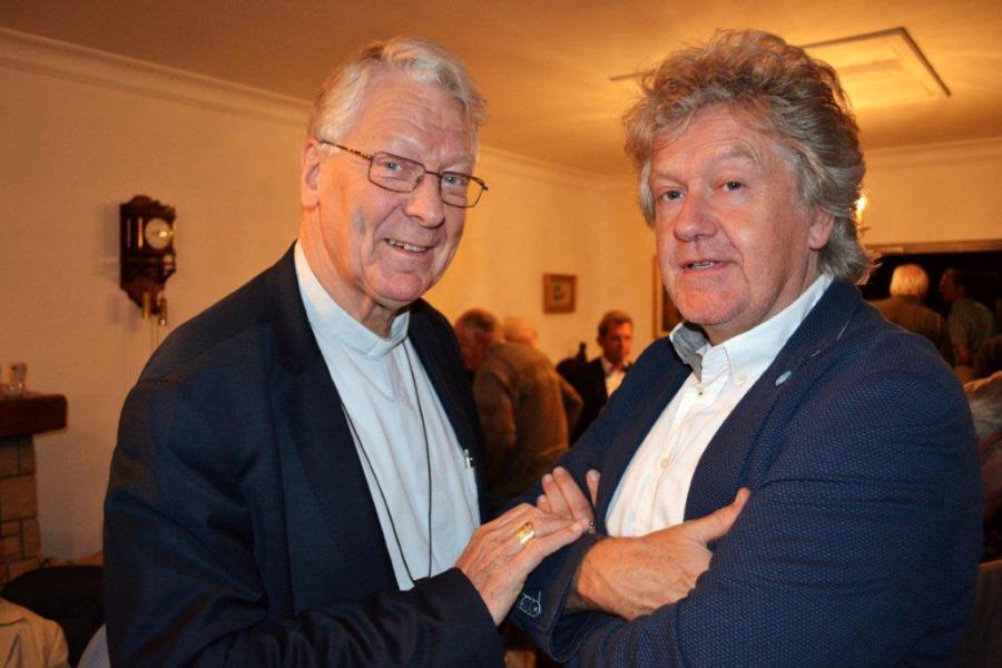 Monseigneur Van Looy in het Parochiecentrum. © Kerk Stekene en Sint-Gillis-Waas