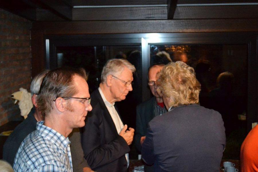 Monseigneur Van Looy in het Parochiecentrum. © Kerk Stekene en Sint-Gillis-Waas