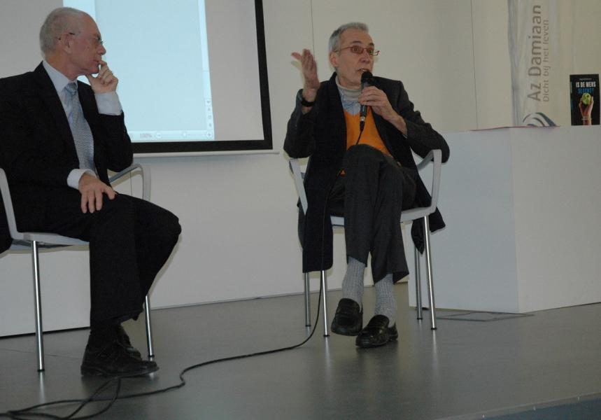 Reginald Moreels en Herman Van Rompuy tijdens de voorstelling van Moreels' recente publicatie in het AZ Damiaan in Oostende © Halewijn/RR