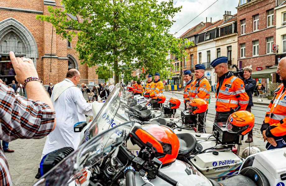 Moto zegening-0713.jpg © Frans Verwerft en Francis Gerits.
