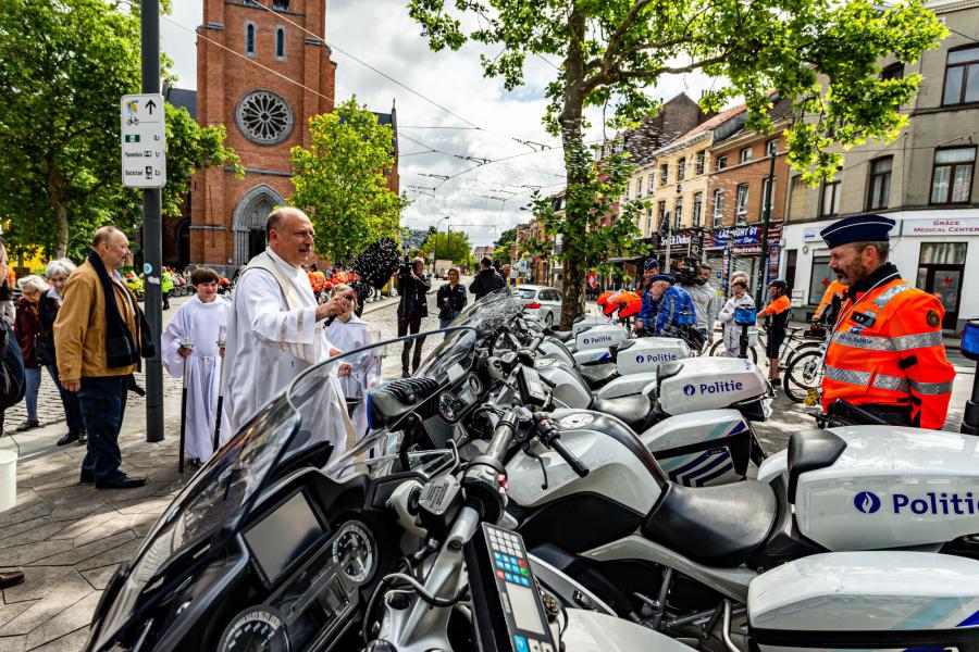 Moto zegening-0729.jpg © Frans Verwerft en Francis Gerits.