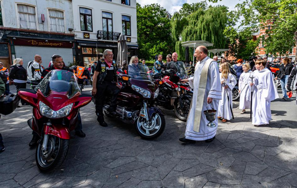 Moto zegening-0764.jpg © Frans Verwerft en Francis Gerits.