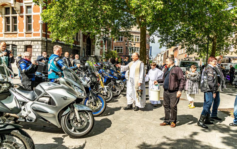 Moto zegening-3435.jpg © Frans Verwerft en Francis Gerits.