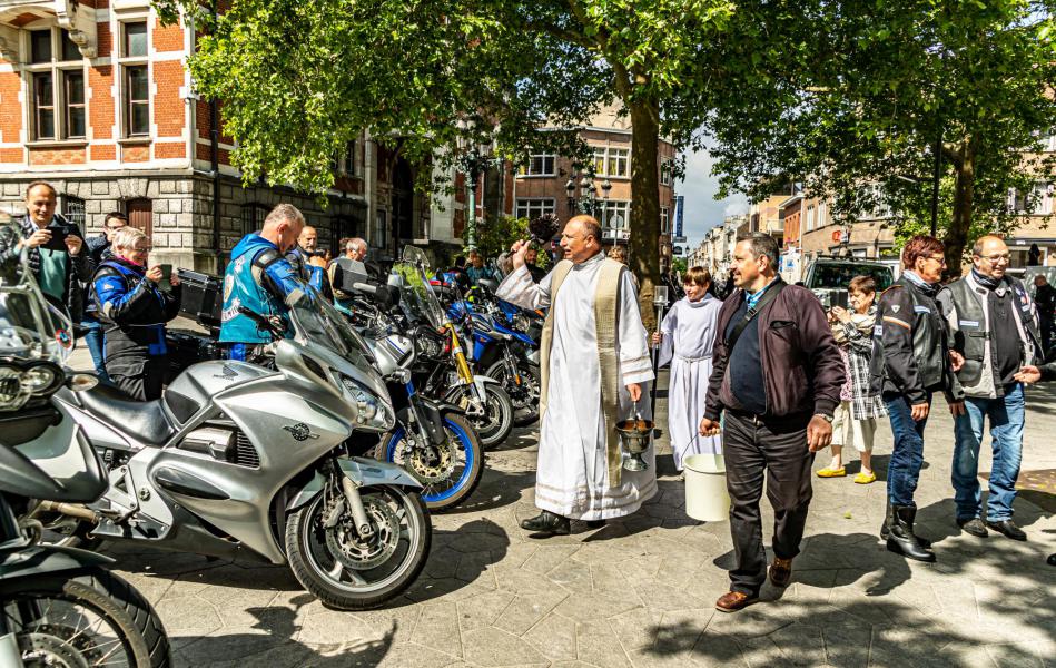 Moto zegening-3436.jpg © Frans Verwerft en Francis Gerits.