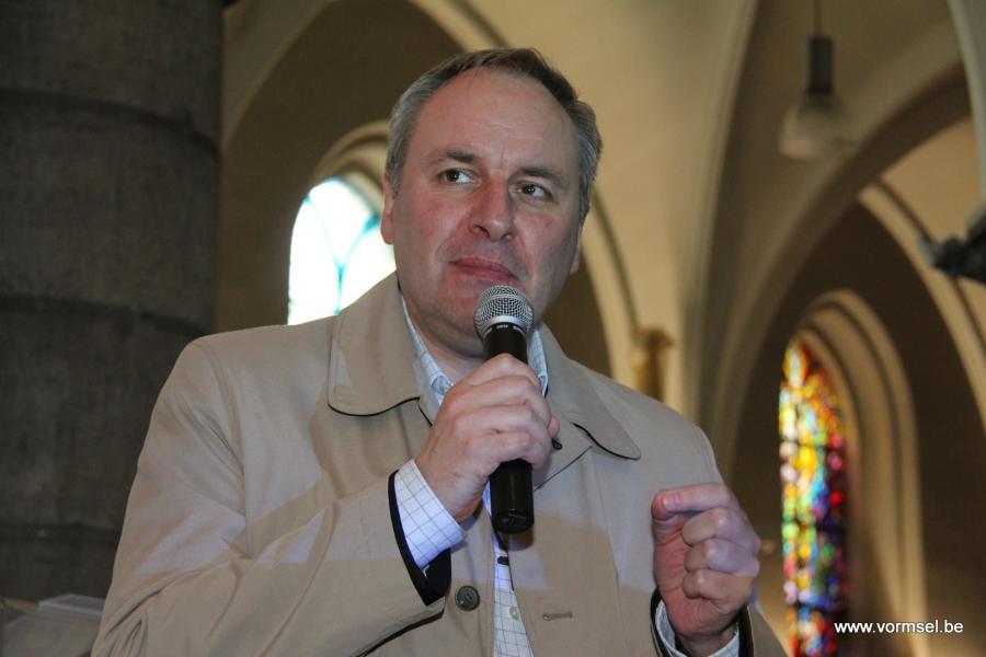 Wijlen Noël Bonte aan het woord tijdens de vormselwake in 2012 © GVH