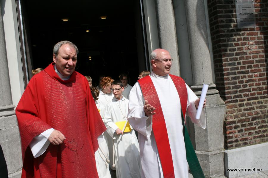 Vormheer Noël Bonte en pastoor Luc Callewaert na de viering © GVH