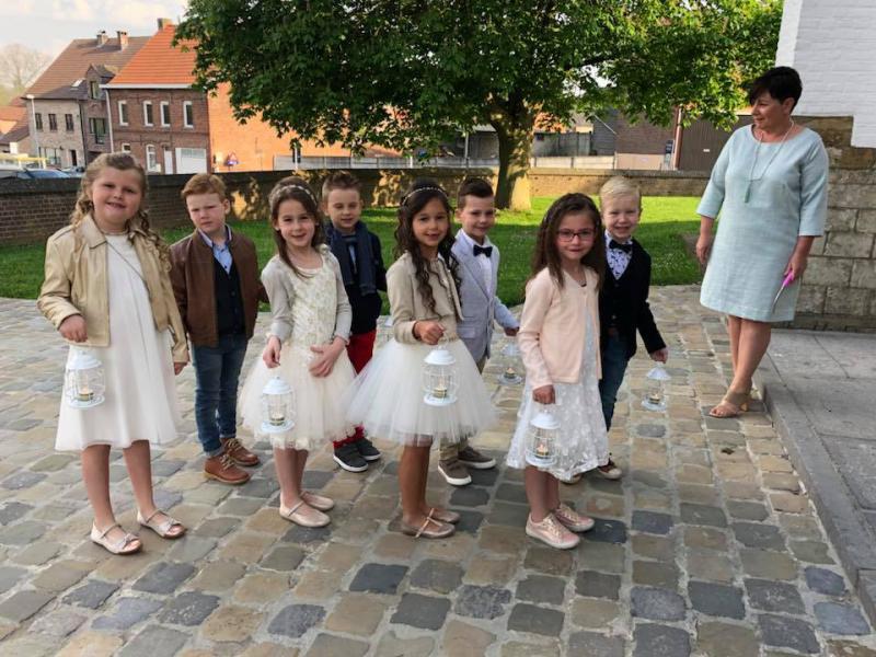 Eerste communicanten in Nederhasselt © Alexander Vandaele