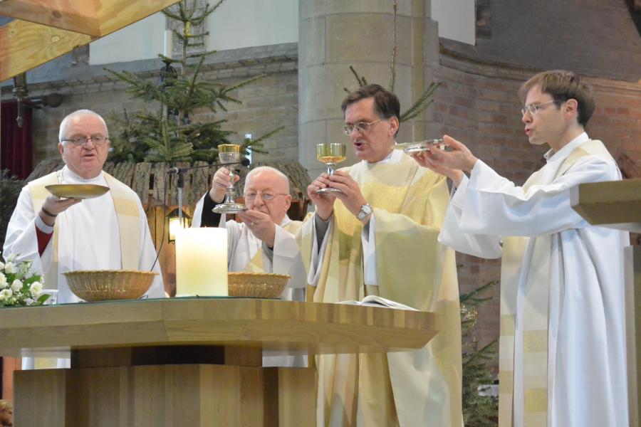 Gezamelijke nieuwjaarsviering kerk Diksmuide op 1 januari 