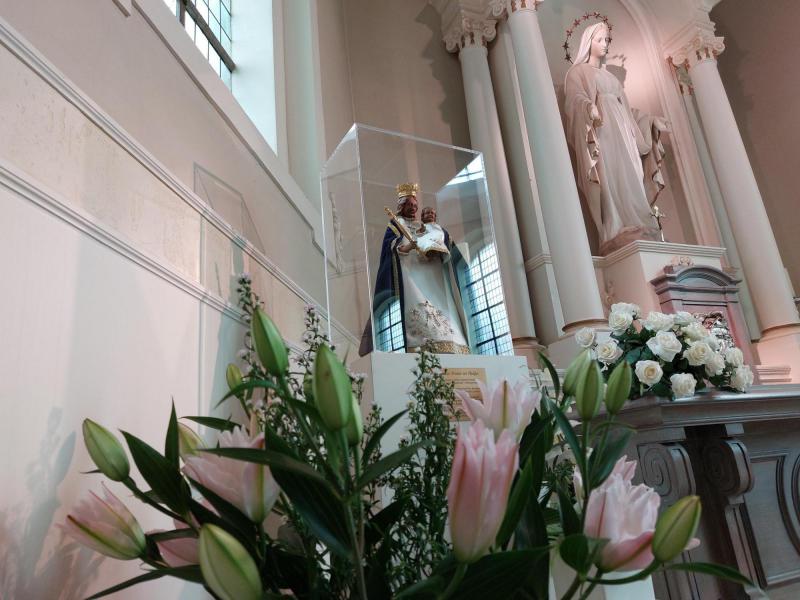 beeldje (kopie) O.L.Vrouw ter Hulpe in de kapel 