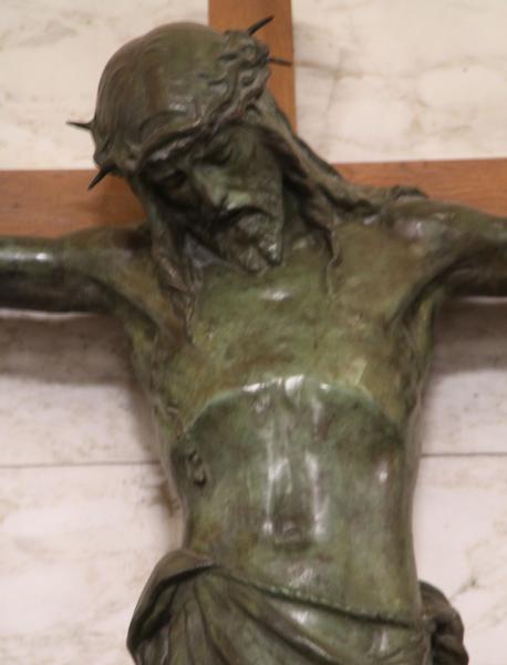 detail van het monumentale kruisbeeld van Frans Jochems in het hoogkoor © Mia Verbanck