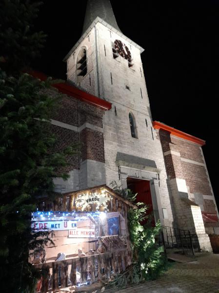 Kerststal aan de kerk te Okegem © Alexander Vandaele