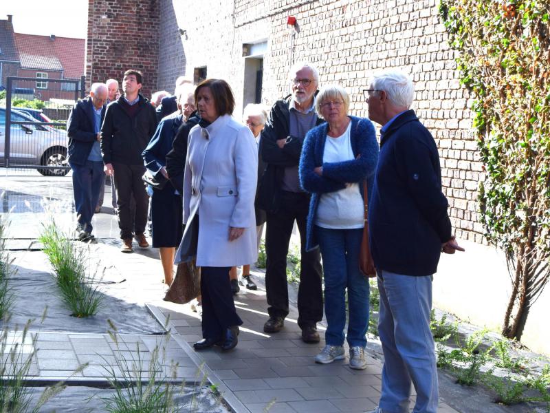 Bezoek aan de woningen © Erna Nevejant