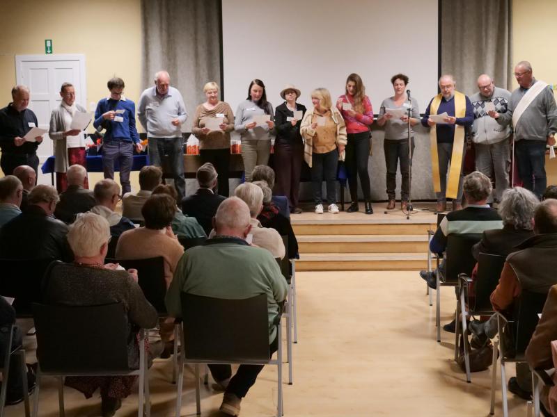 De Kantel vrijwilligers zongen een passend lied © Mattias Lelie