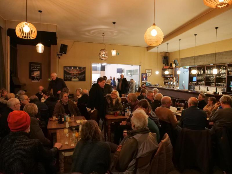 Er werd nog uitvoerig nagepraat bij een drankje 