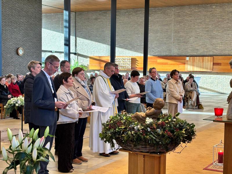 Het nieuwe team spreekt hun engagement uit voor de gemeenschap. 