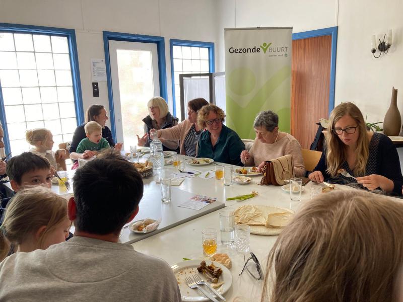 Samen aan tafel © Gerda Happaerts