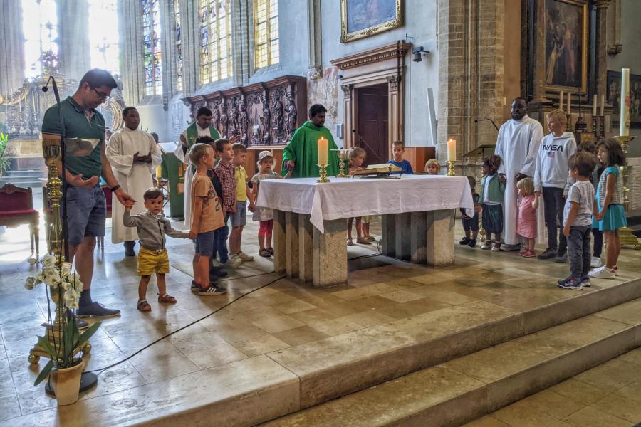 Onze Vader met de kinderen © Pastorale zone Leuven aan de Dijle