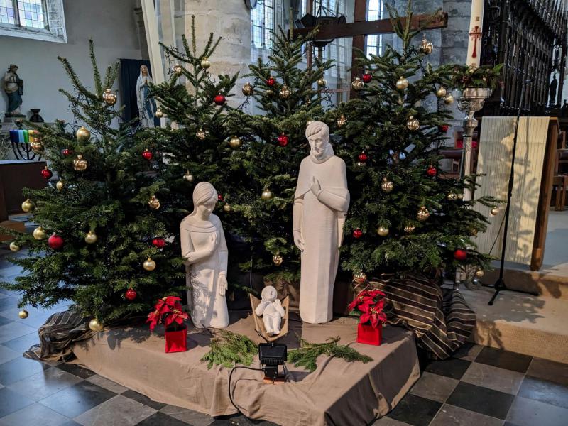 Goederen van de ‘Solidariteitstafel’ van kerst 2022 ophalen © Pastorale zone Leuven aan de Dijle