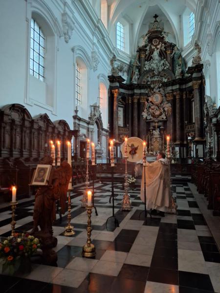 Paaskaarsen voor kerken en kapellen worden gezegend © Dina Van Liedekerke