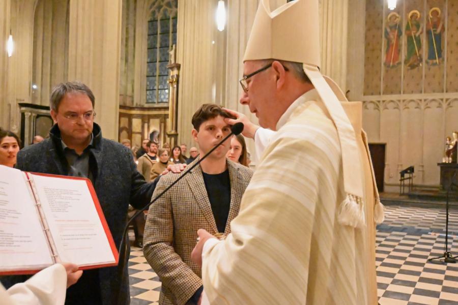 Paasnacht in de Leuvense Sint-Pieterskerk 2024 © Pastorale zone Leuven aan de Dijle
