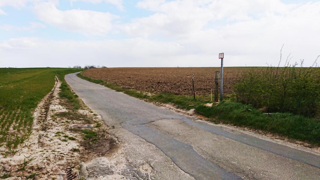 we belanden zo terug op de Vlaamse Ardennendreef die we links volgen tot het einde 