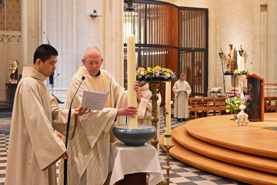 Paaswake in de Sint-Pieterskerk te Leuven 2023 © Pastorale zone Leuven aan de Dijle