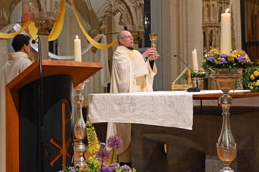 Paaswake in de Sint-Pieterskerk te Leuven 2023 © Pastorale zone Leuven aan de Dijle