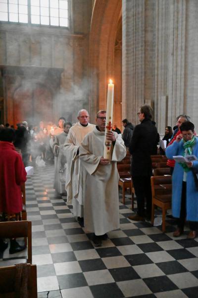 Paaswake in de Sint-Pieterskerk te Leuven 2023 © Pastorale zone Leuven aan de Dijle