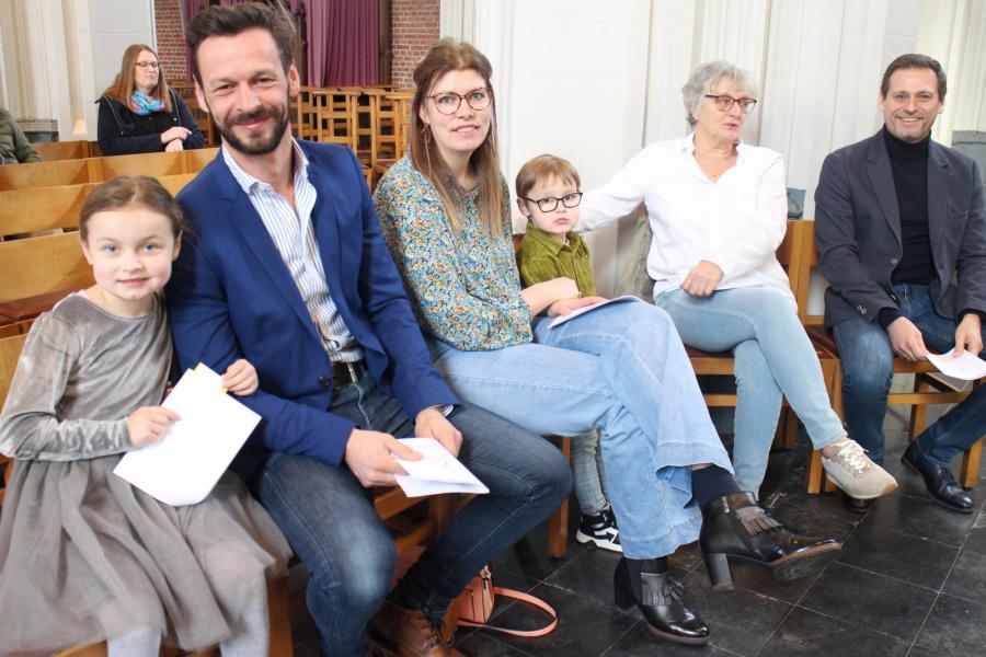 Paulien met mama, papa, broer, peter en meter © RvH