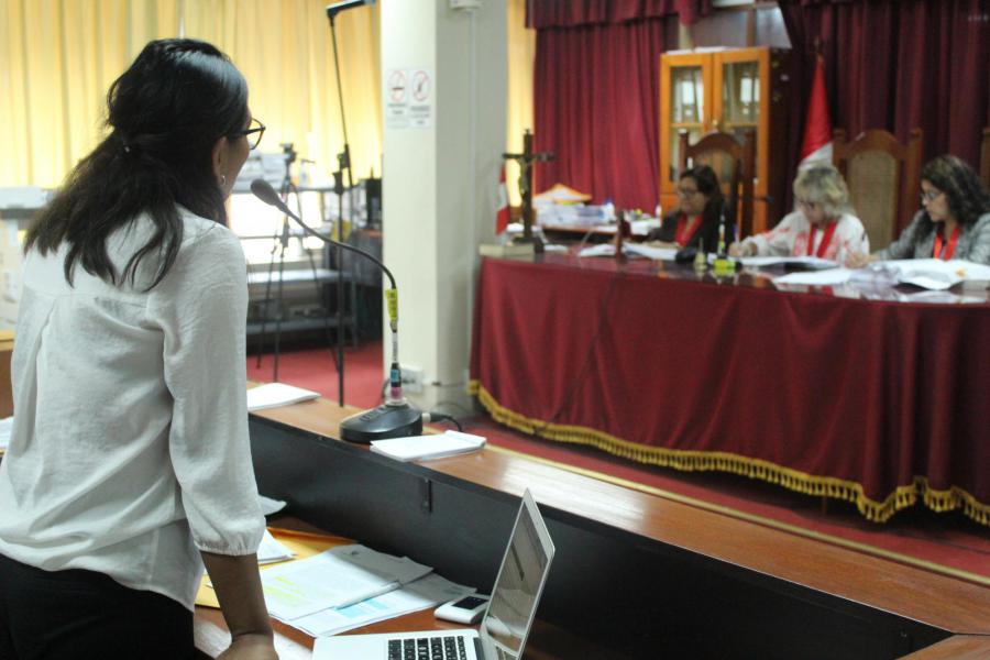 Peru. Een groep vrouwen van het Kukamavolk wonnen een proces zodat de Marinionrivier rechten krijgt (foto IDL) 