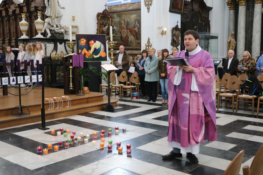 Kruisoplegging Abdijkerk Ninove © Philippe Meyer