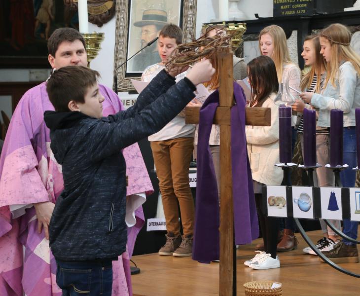Kruisoplegging Abdijkerk Ninove © Philippe Meyer