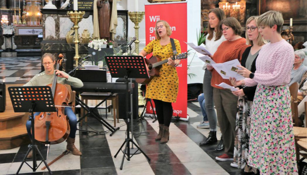 Eerbetoon voor de Zusters der HH. Harten die na 185 jaar verhuizen © Philippe Meyer