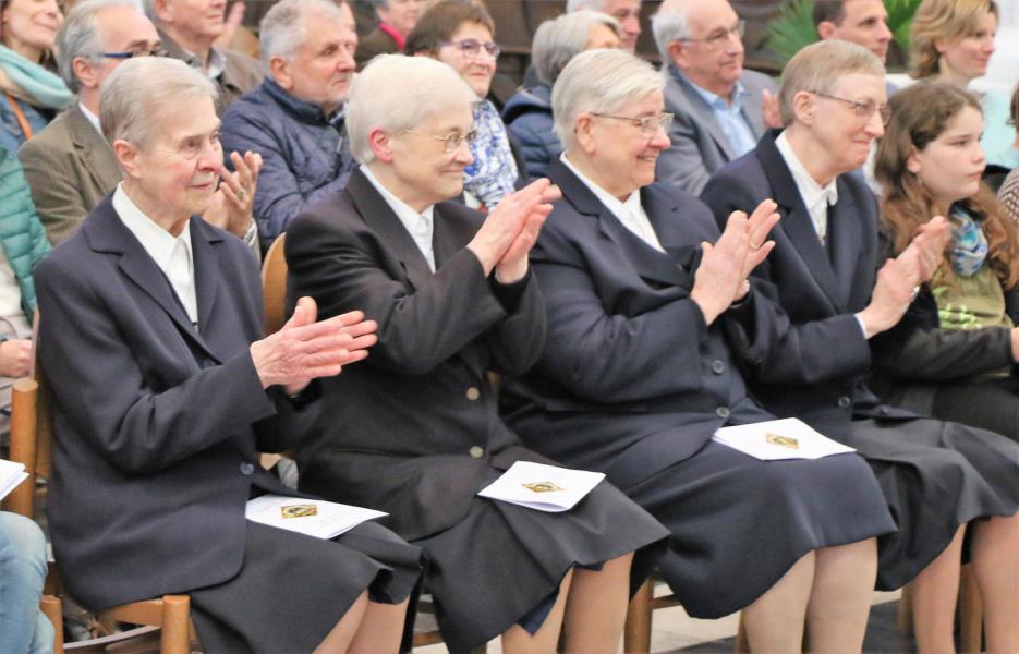 Eerbetoon voor de Zusters der HH. Harten die na 185 jaar verhuizen © Philippe Meyer