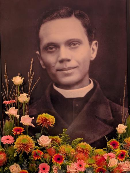 priester Edward Poppe © Gracy Peelman