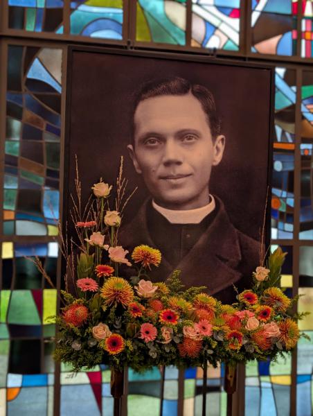 priester Edward Poppe © Gracy Peelman