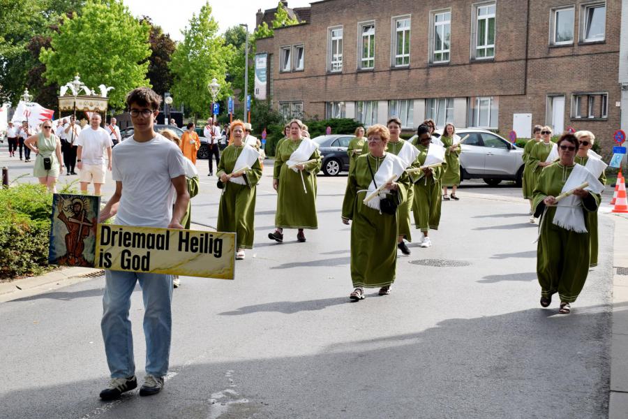 Processie Machelen 1 © Lydia 