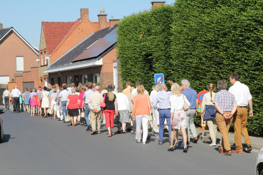 Tientallen mensen stapten in 2017 mee in de stoet voor het 70-jarig bestaan van de Dankkapel. 