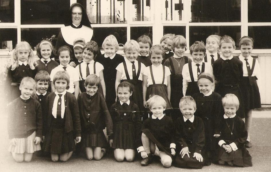 Het eerste leerjaar tijdens het eerste schooljaar in 'Paviljoen Pius X', 1960-1961 © H. Pius X-parochiegemeenschap Wilrijk