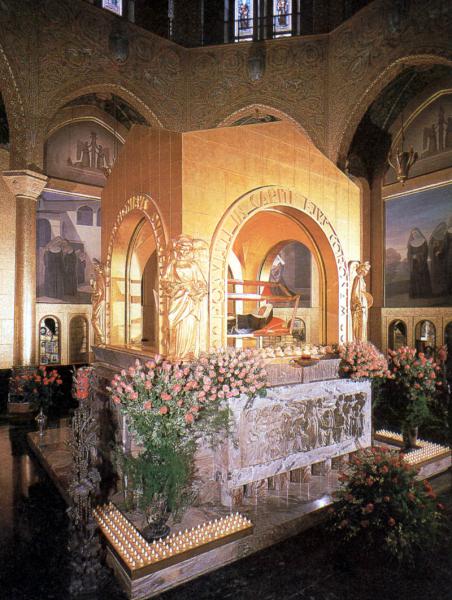 De opgebaarde stoffelijke resten van de Heilige Rita. © Wikimedia By Bocachete - Own work, Public Domain