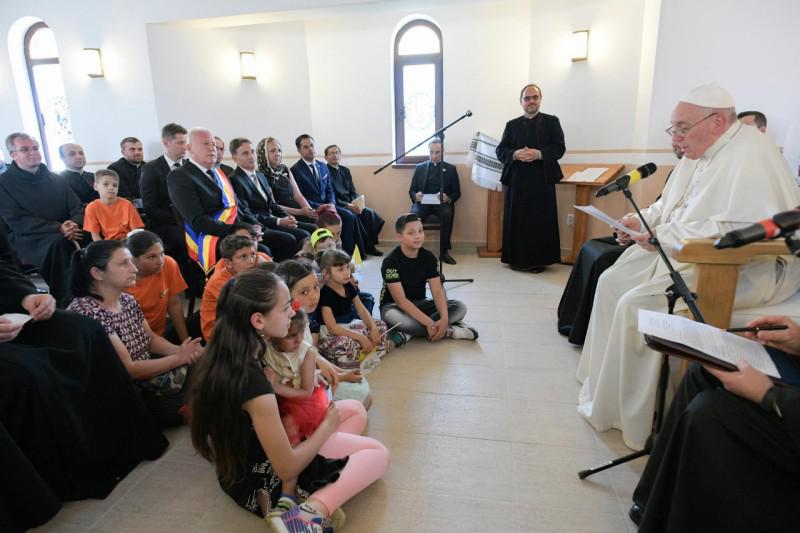 Ontmoeting met Roma in Blaj © Vatican Media