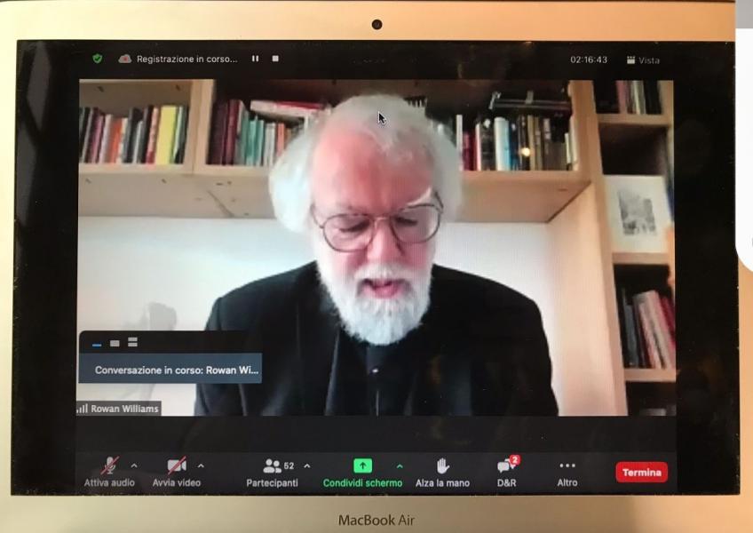 Lord Rowan Williams, voormalig aartsbisschop van Canterbury, hield het digitale hoofdreferaat © cc