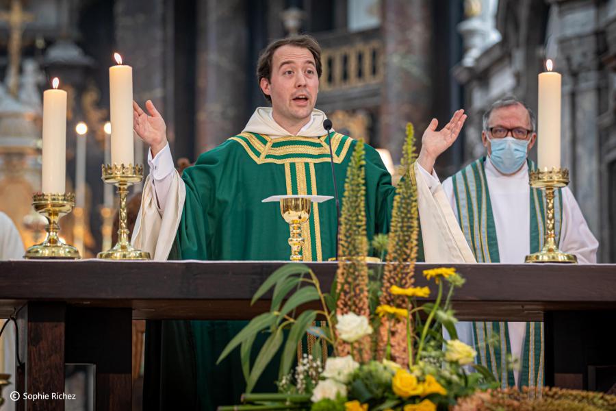 Dankviering priester Jef Van der Gucht - Abdijkerk Ninove - 11 juli 2021 © Sophie Richez