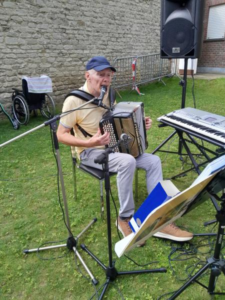 Met Jacques Degreeff als muzikant was de sfeer verzekerd @Paula 