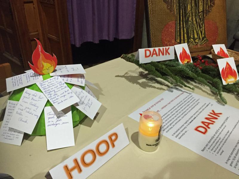 Samen uitkijken naar het Licht © P.E. O.-L.-Vrouw Dadizele-Moorslede-Slypskapelle