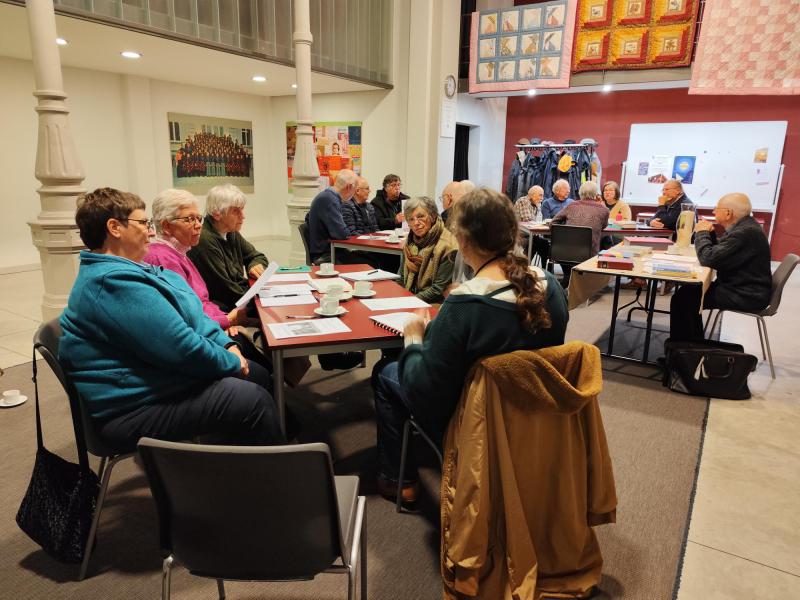Sfeerbeeld vormingsavond liturgie en bijbel © PE Oscar Romero