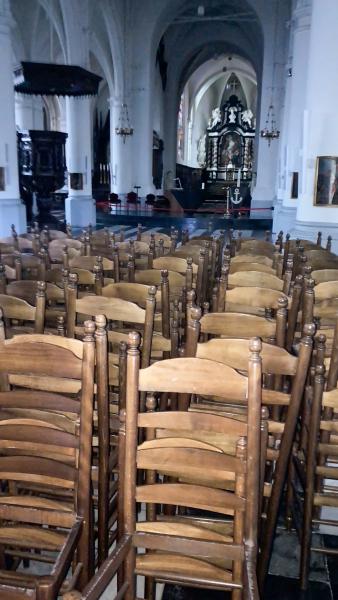 Nieuwe Kerkstoelen in Beveren Sint-Martinus © Parochie De Goede Herder in BKZ