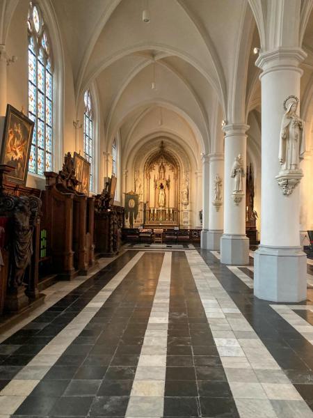 Nieuwe Kerkstoelen in Beveren Sint-Martinus © Parochie De Goede Herder in BKZ